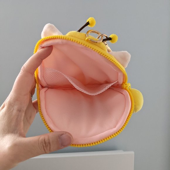 Authentic Lulu the Pig Bee Pouch (no tags) - Picture 3 of 3